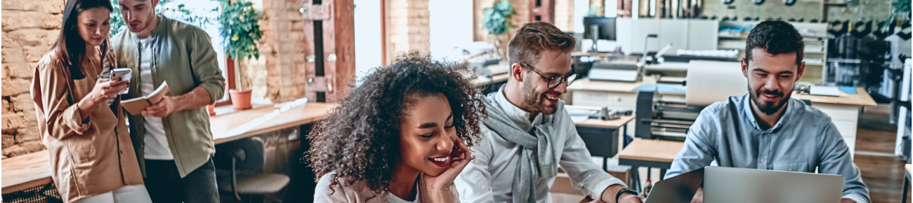 Menschen im Coworking space